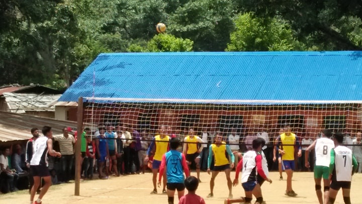 प्रथम अध्यक्ष कप खुल्ला भलिवल प्रतियोगिता सम्पन्न ,भुट्टारलाइ पछि पर्दै भोजपुरले प्रथम स्थान हात पारेको छ ।