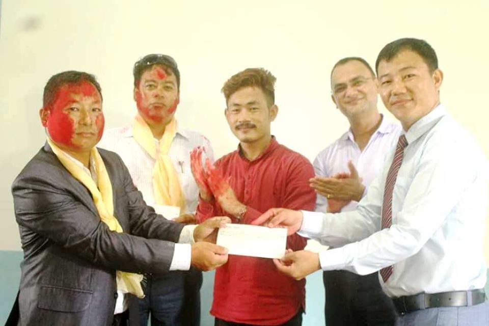 नेशनल लाईफ गाईघाट शाखाद्वारा व्यवसायी ‘लिडर’हरु सम्मानित
