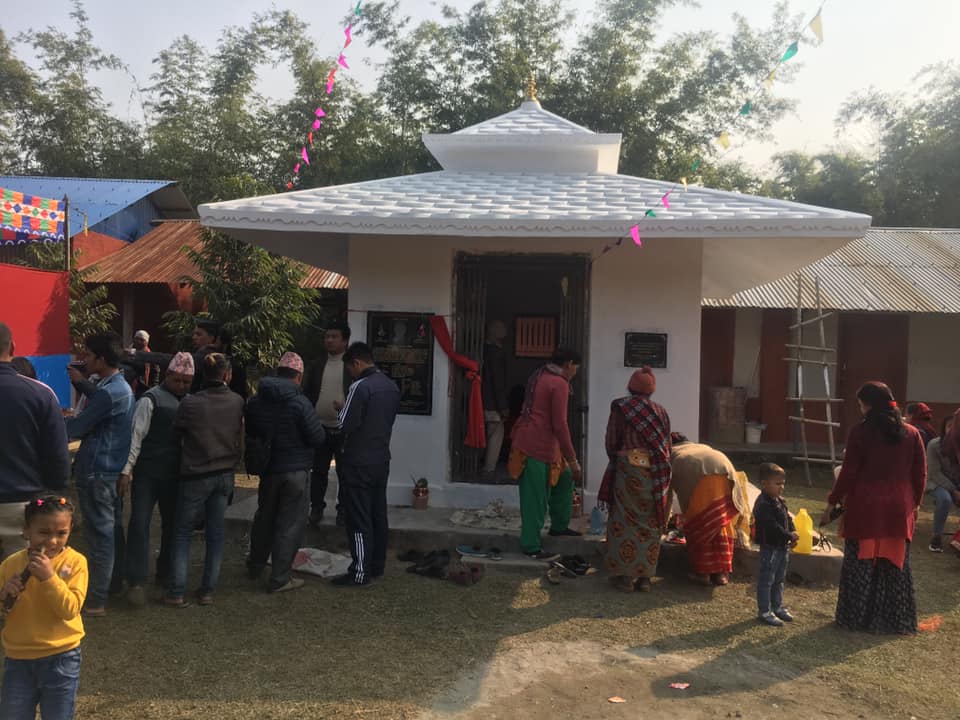 सरस्वतीको मन्दिर माथि राजनिति, विद्यालयको सहमती विनानै उद्घाटन विद्यालयले उद्घाटन भएको मन्दिर पुजा नगर्ने
