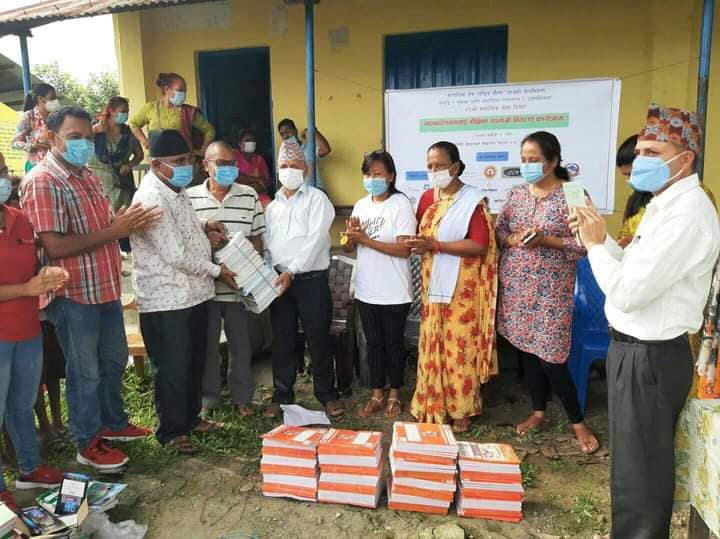 उदयपुरमा पनि सामाजिक सेवा दिवशको प्रारम्भ, जाल्पाले बाड्यो शैक्षिक सामाग्री