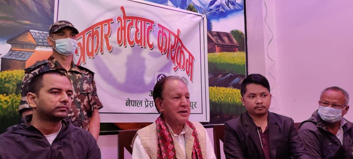 सबै दलको सहमती भए मात्र एमसिसि पास हुन्छ ः मन्त्री खड्का