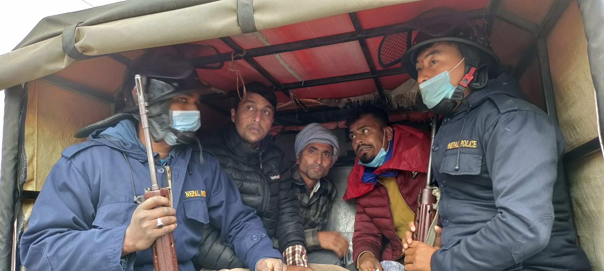 परराष्ट्रमन्त्रीलाई कालो झण्डा देखाउने युवा पक्राउ पछि रिहा
