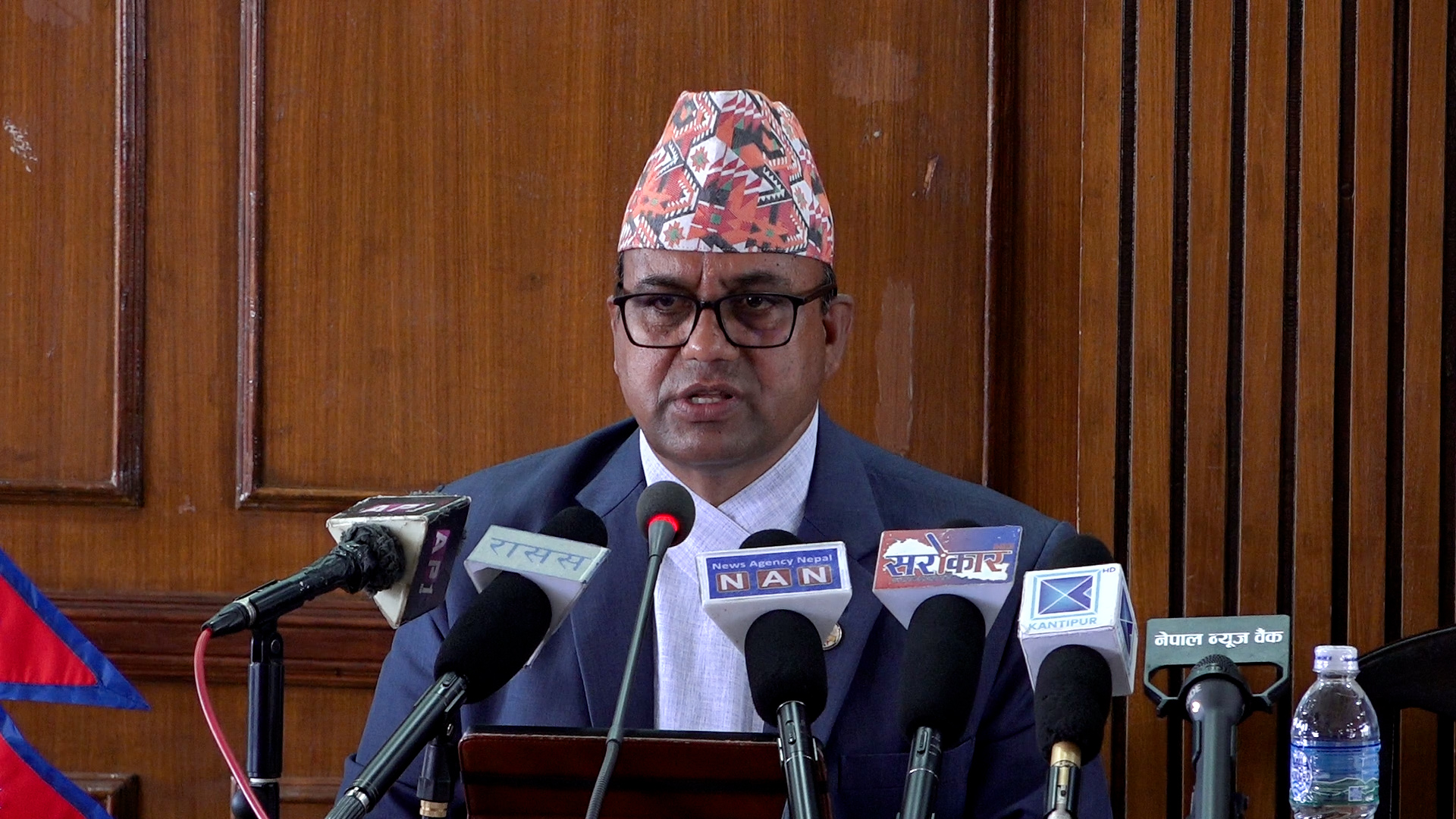 मन्त्री पाण्डेमाथि लगाएको आरोपप्रति सांसद बजगाईंले मागे माफी