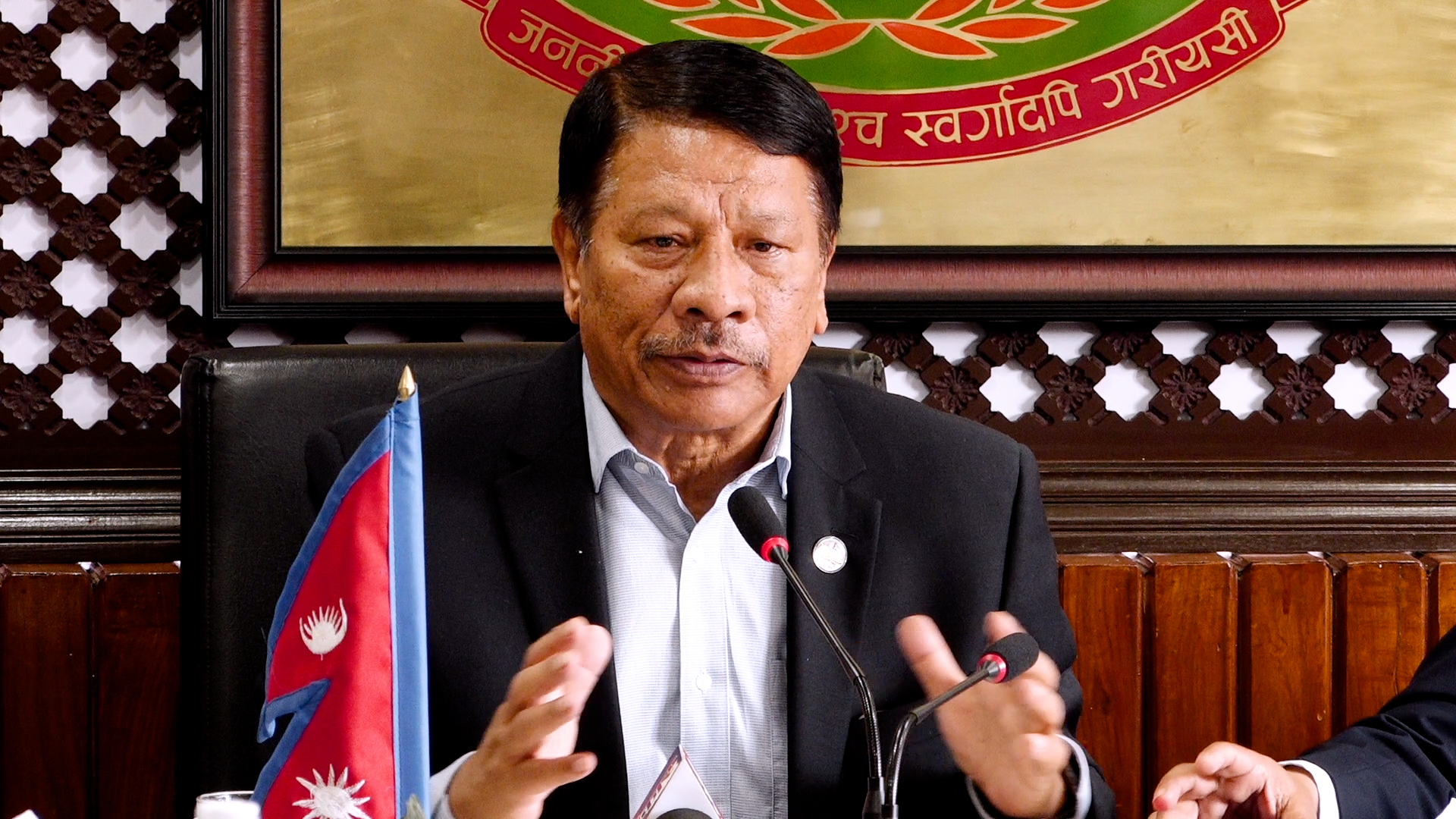 काठमाडौं उपत्यकको फोहोर व्यवस्थापनमा राजनीति नगरौं ः मन्त्री सिंह