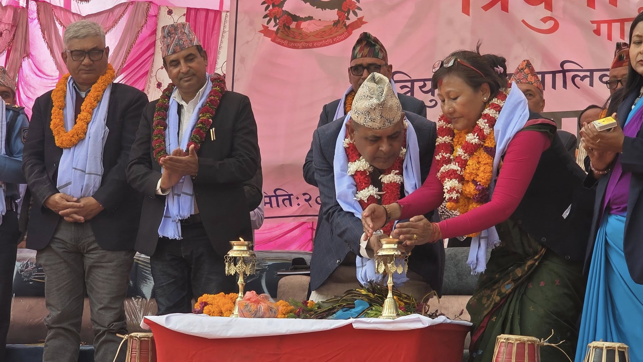 त्रियुगा नगरपालिकाको नयाँ प्रशासकीय भवन उद्घाटन