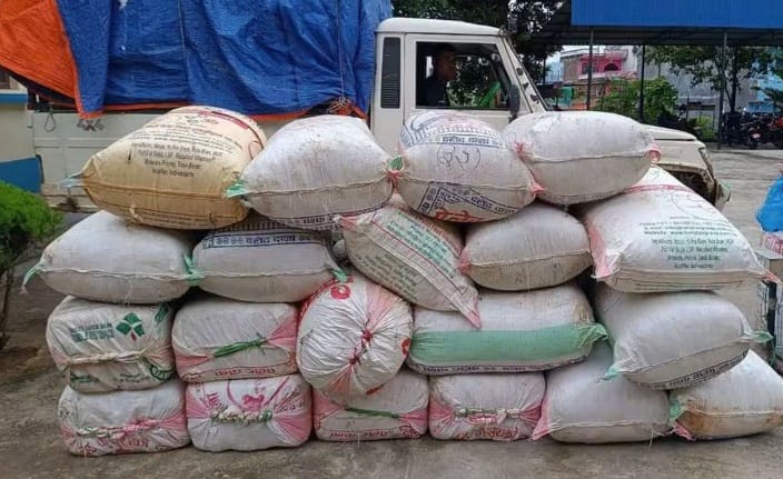 कटारीमा १,१२२ किलो गाँजासहित बोलेरो बरामद, तीन जना पक्राउ