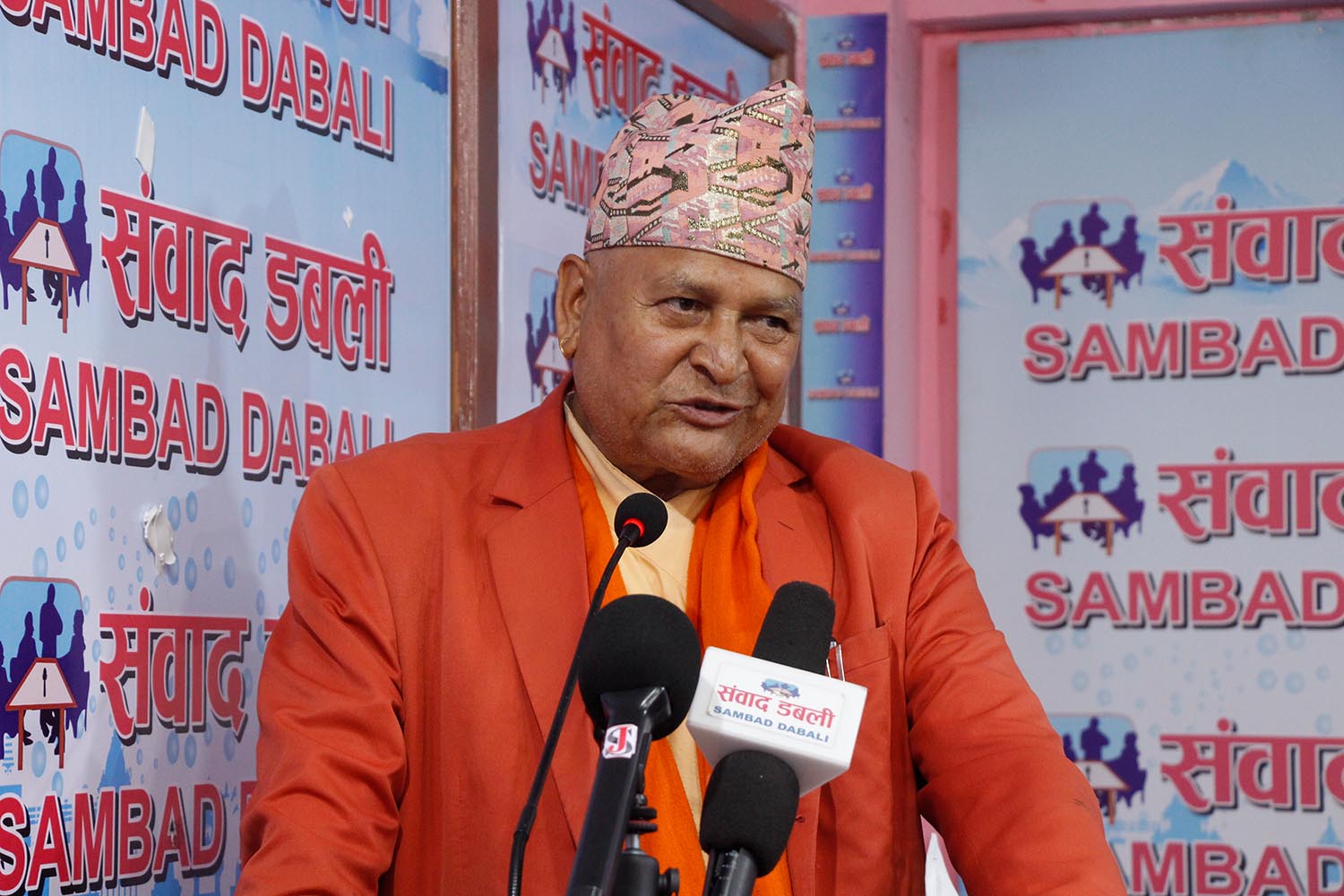 ‘छिमेकी चिड्याएर बालेन सरकार देशलाई खतरमा पार्दैछ’