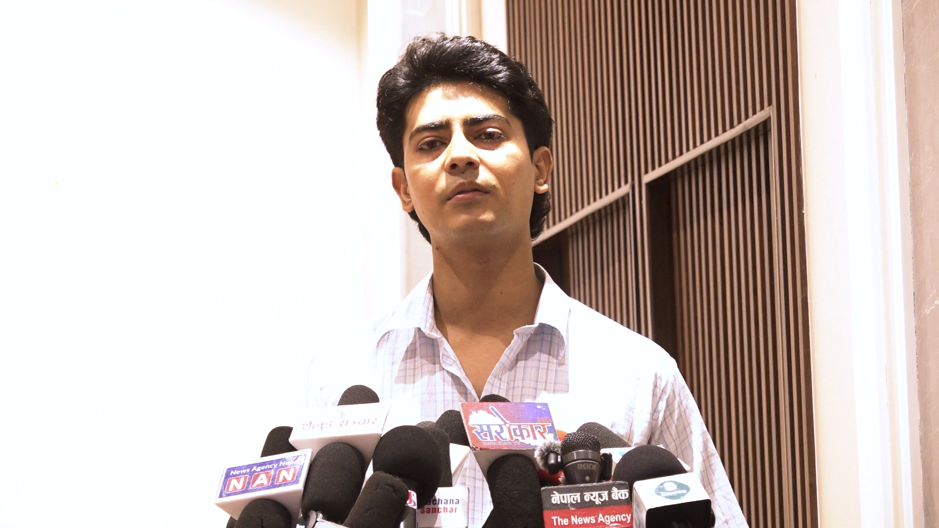 सानो घटनामा पनि सडकमा उतारेर सेनालाई सस्तो बनाइयो स् मिराज ढुंगाना