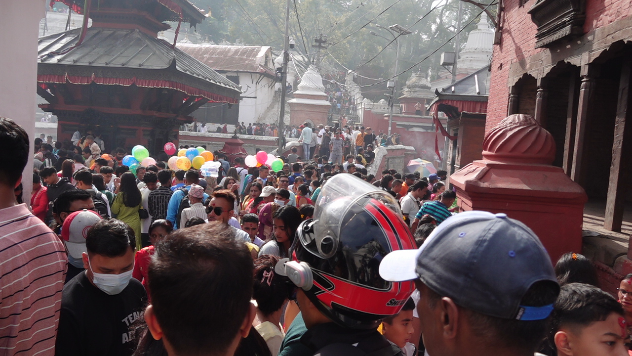 साउनको अन्तिम सोमबारःदेशभरका शिवालयमा भक्तजनको घुइँचो