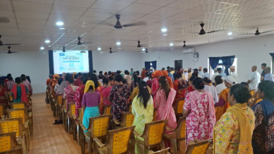 विश्व शान्ति दिवसको अवसरमा उदयपुरको गाईघाटमा प्रेम रावतको शान्ति सन्देश कार्यक्रम